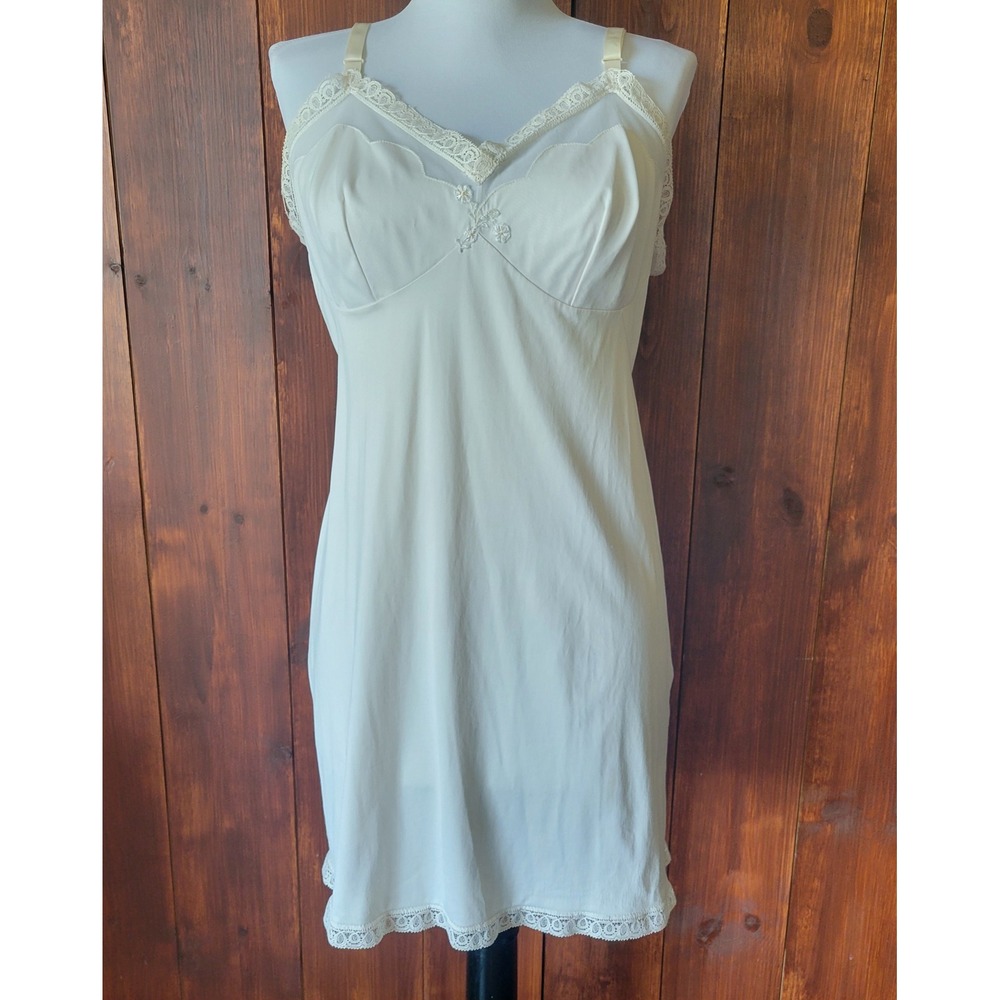 Vintage 1960s 1970s Nylon Full Slip Women's Ivory White Lace Floral Embroidery